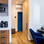 Fabulous Designer In Apartment
